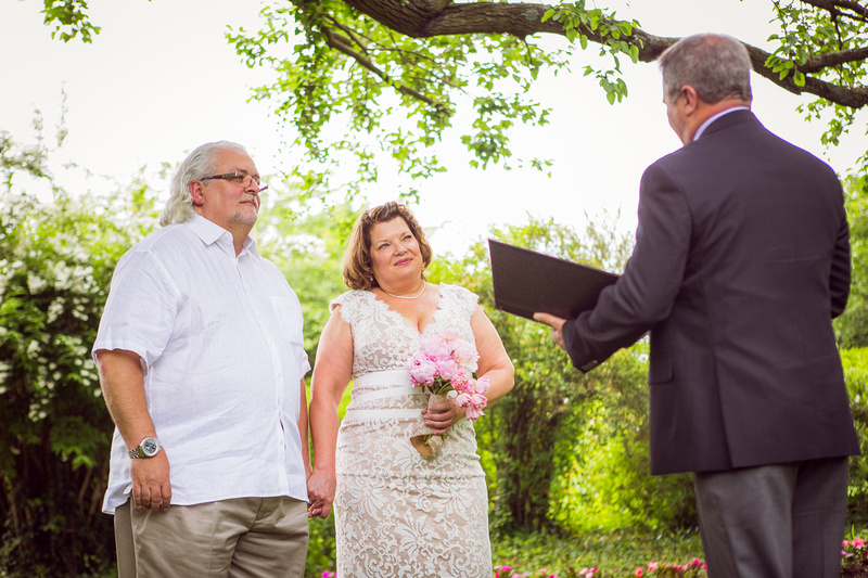 Laura & Todd, Eloping at Antrim 1844 in Taneytown, Maryland by Photographer Kelly Heck