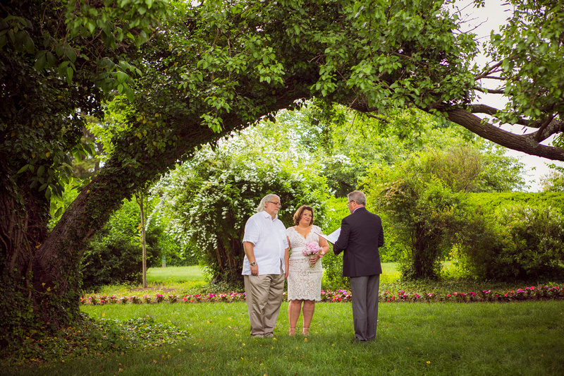 Laura & Todd, Eloping at Antrim 1844 in Taneytown, Maryland by Photographer Kelly Heck