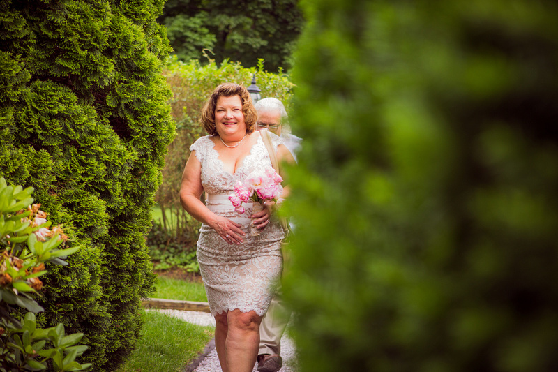 Laura & Todd, Eloping at Antrim 1844 in Taneytown, Maryland by Photographer Kelly Heck