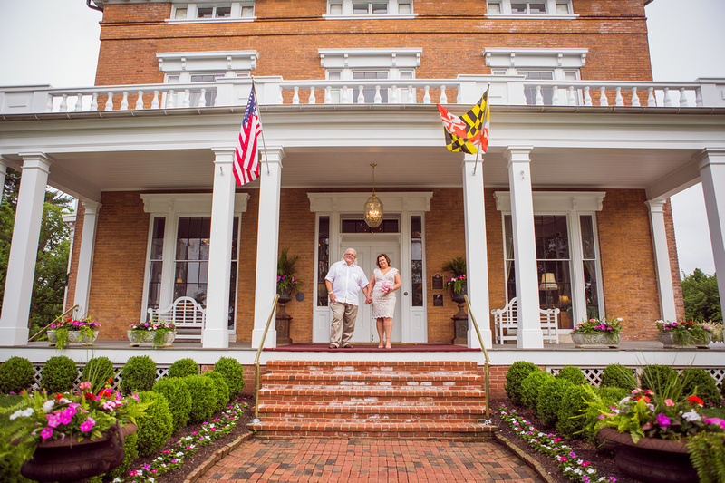 Laura & Todd, Eloping at Antrim 1844 in Taneytown, Maryland by Photographer Kelly Heck