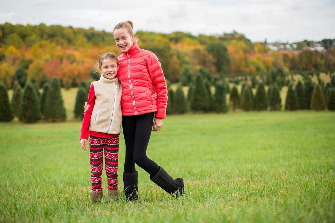 McAlonan Sisters at Thomas Tree Farm in Manchester, Maryland | P